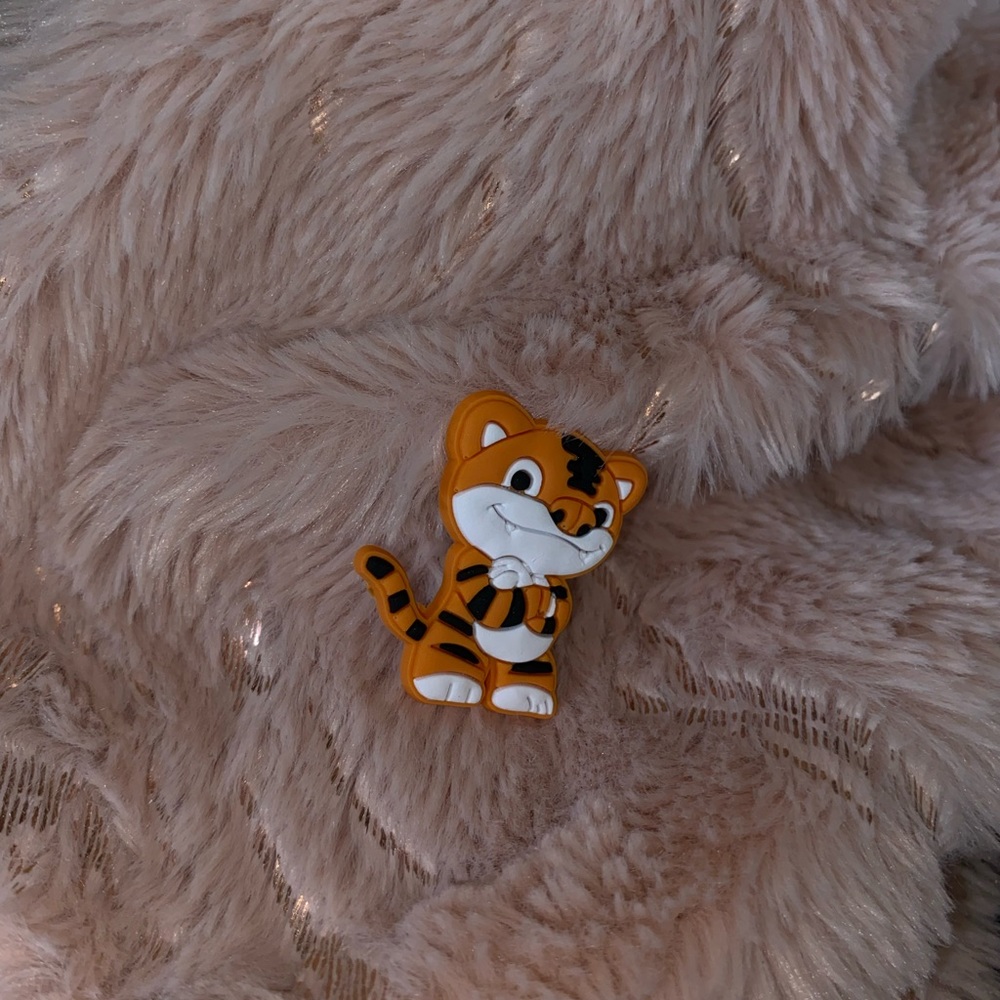 Daniel Tiger Croc Charm 5/20$